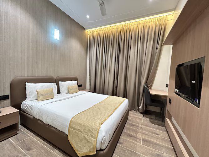 Kingsway Continental Executive Room 2