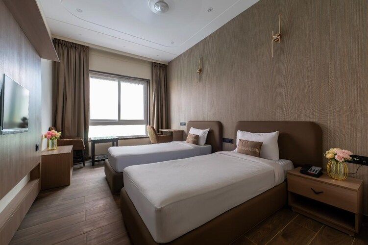 Deluxe Twin Bed Room