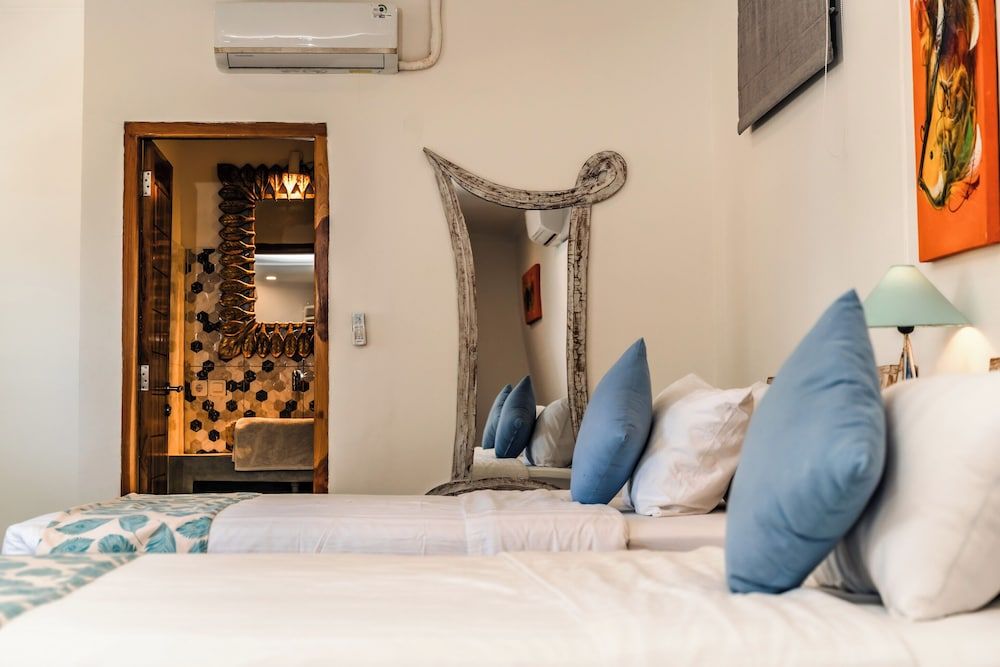 Komodo Suites Downtown Superior Twin Room 9