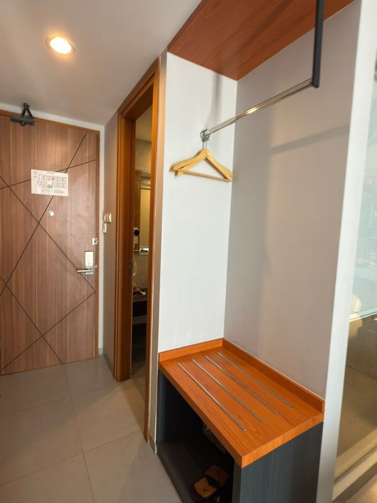 Azana Style Hotel Tulungagung Deluxe Double Room 7