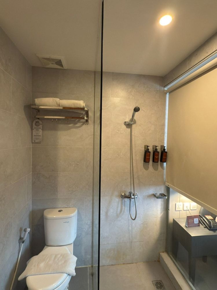 Azana Style Hotel Tulungagung Deluxe Double Room 3