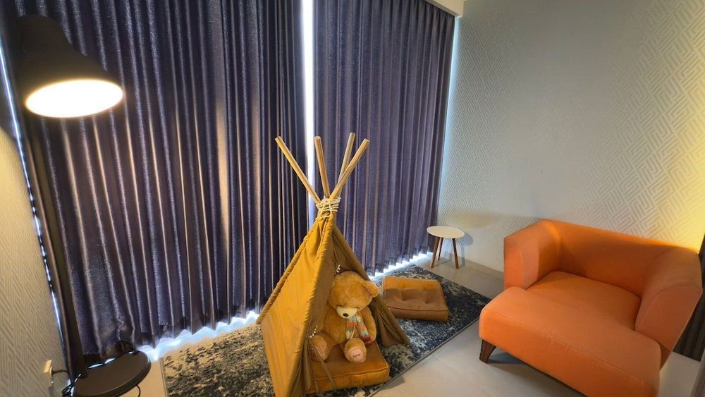 Azana Style Hotel Tulungagung Junior Twin Room 5