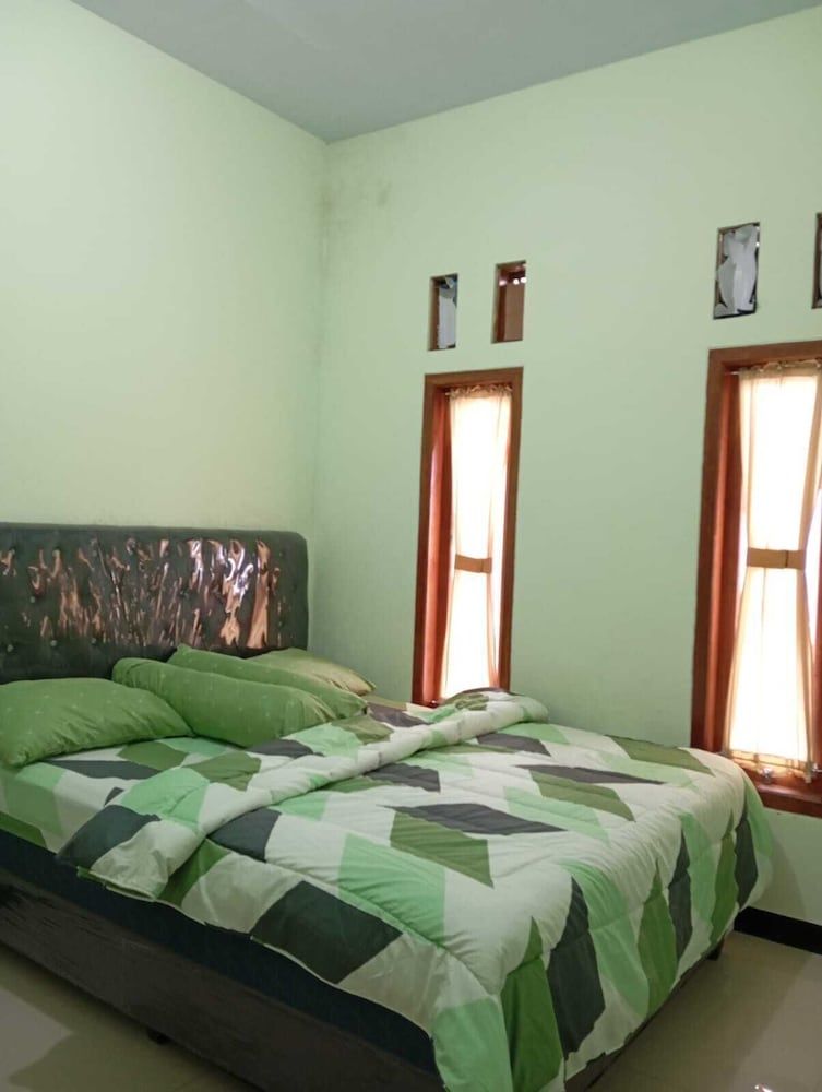 Dhea Homestay Bromo Standard Room 2