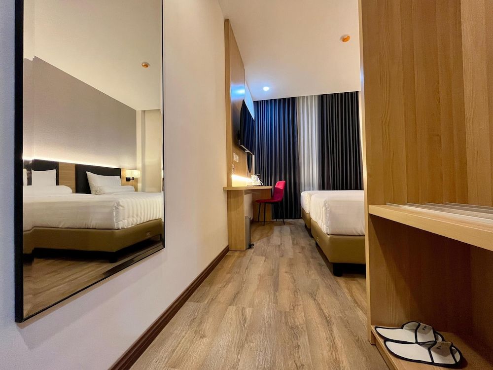 Front One Boutique Adria Boyolali Deluxe Twin Room 4