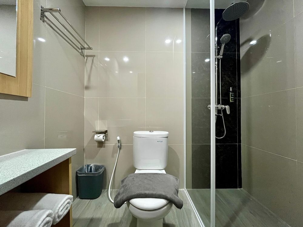 Front One Boutique Adria Boyolali Deluxe Twin Room 5