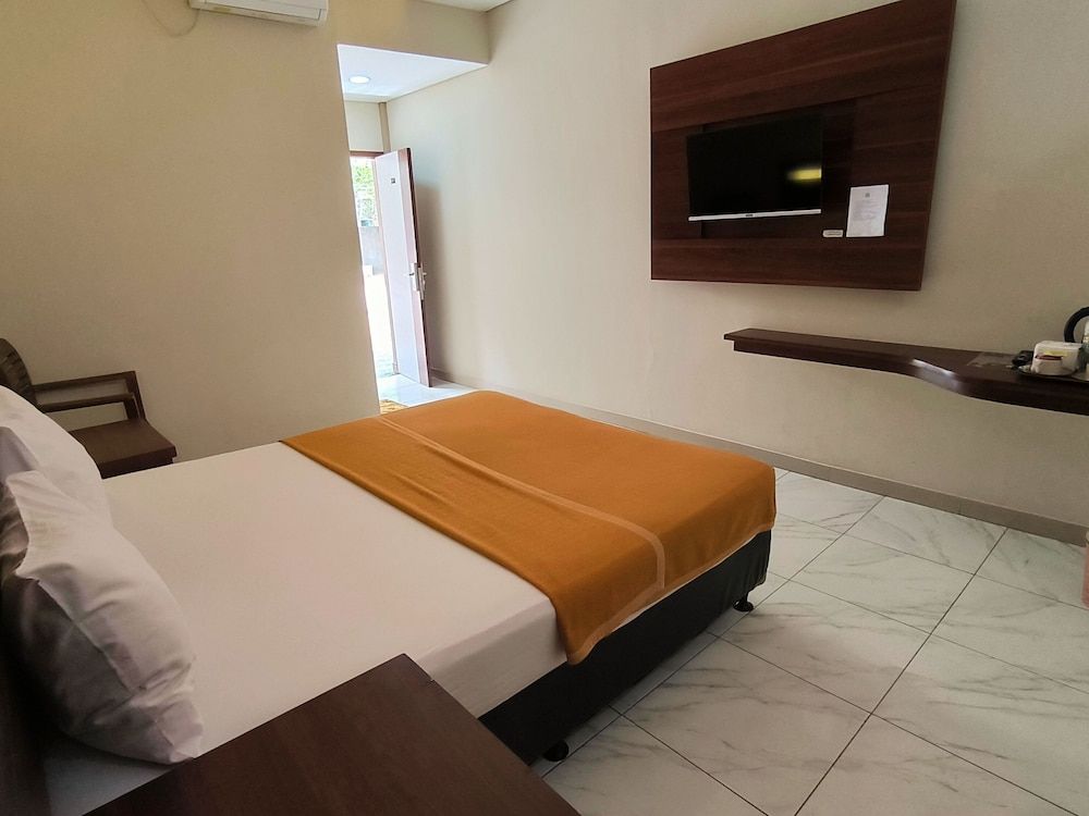 Bandengan Beach Hotel Jepara 2 Superior Double Room 3