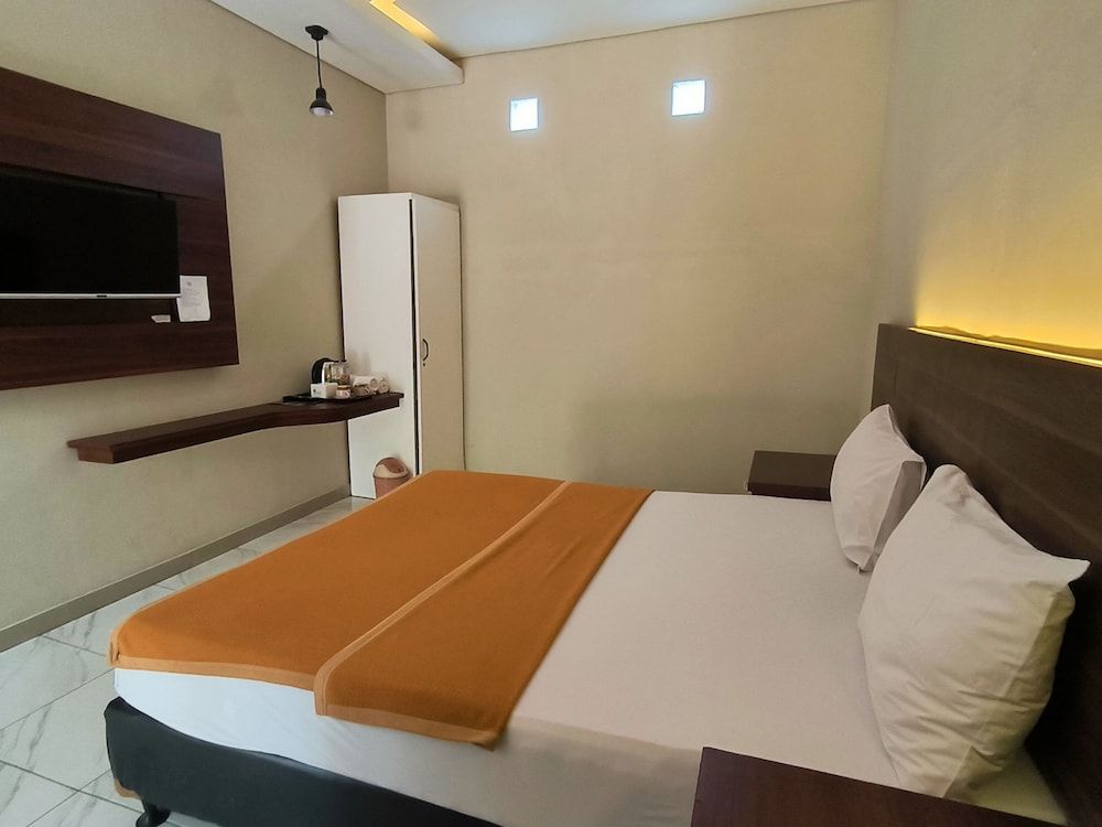 Bandengan Beach Hotel Jepara 2 Superior Double Room 6