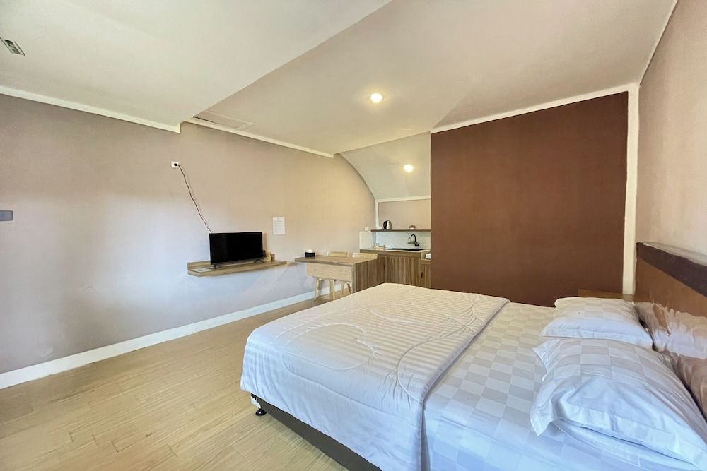 Elka-Es Villa Mahogany Cabin for 2 Persons