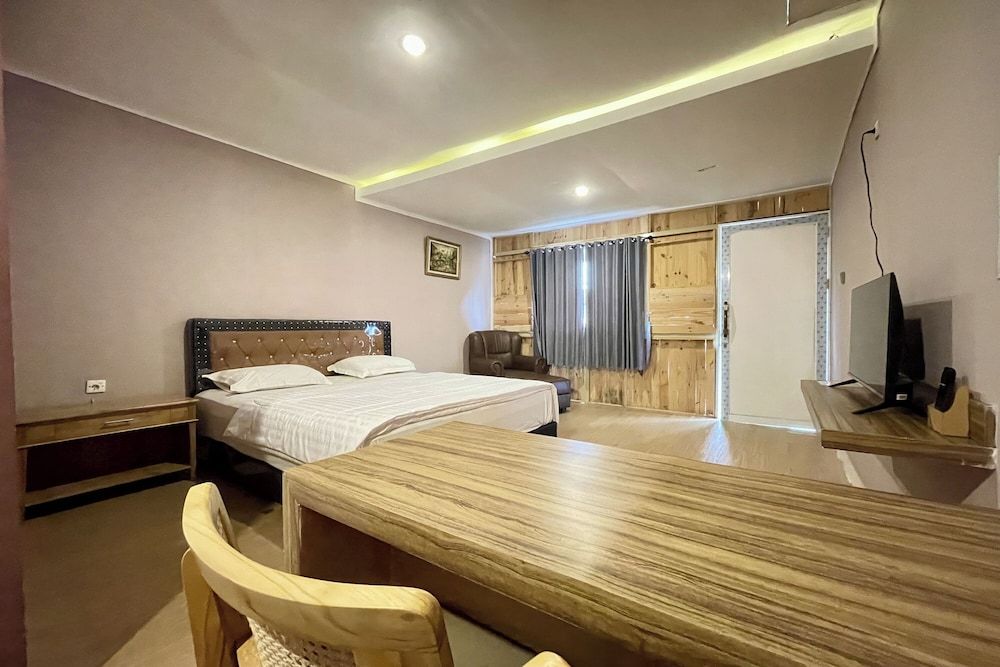 Elka-Es Villa Mahogany Cabin for 2 Persons 2