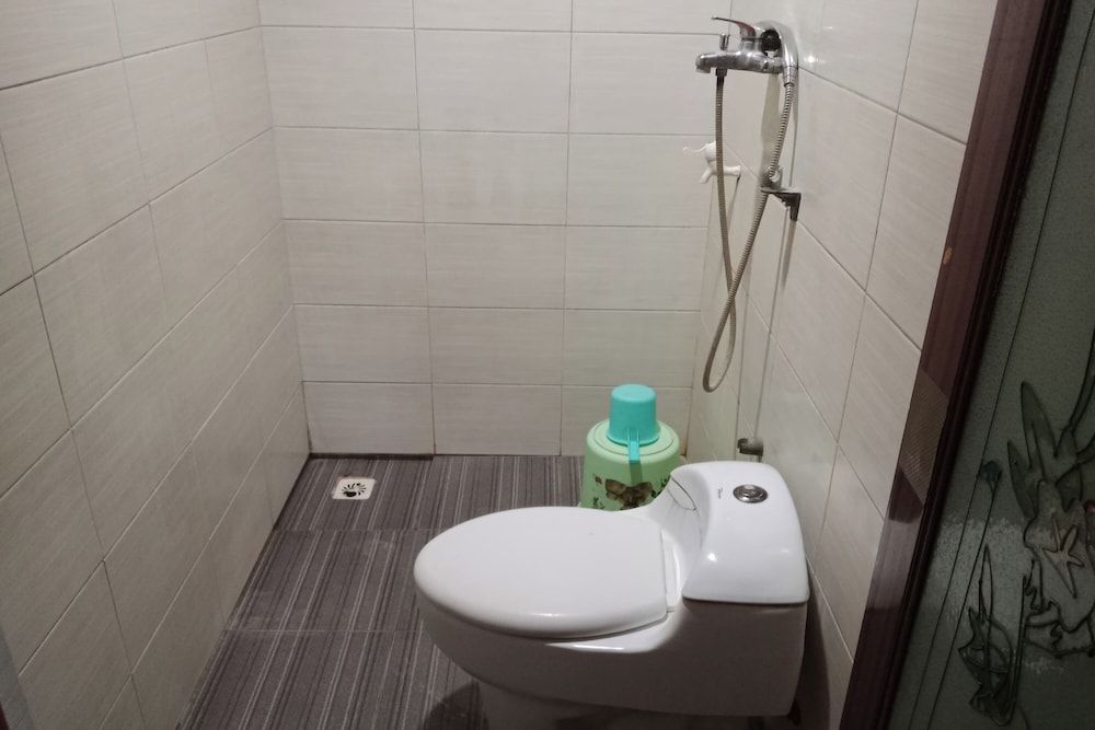 Hotel Malinda Pangandaran Double Room, Air conditioning 5