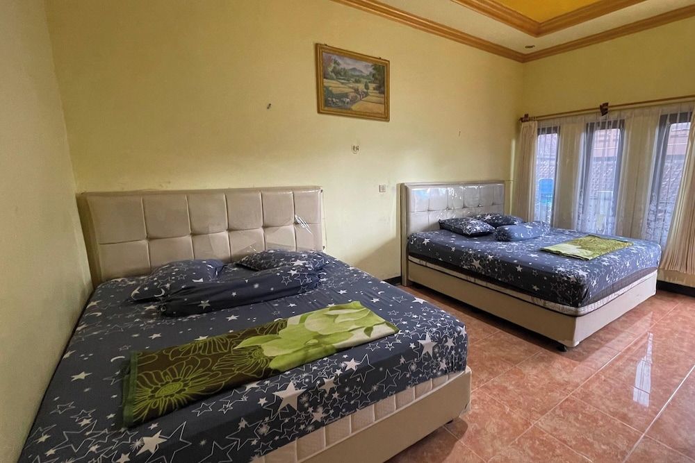 Hotel Malinda Pangandaran Family Room, Air conditioning