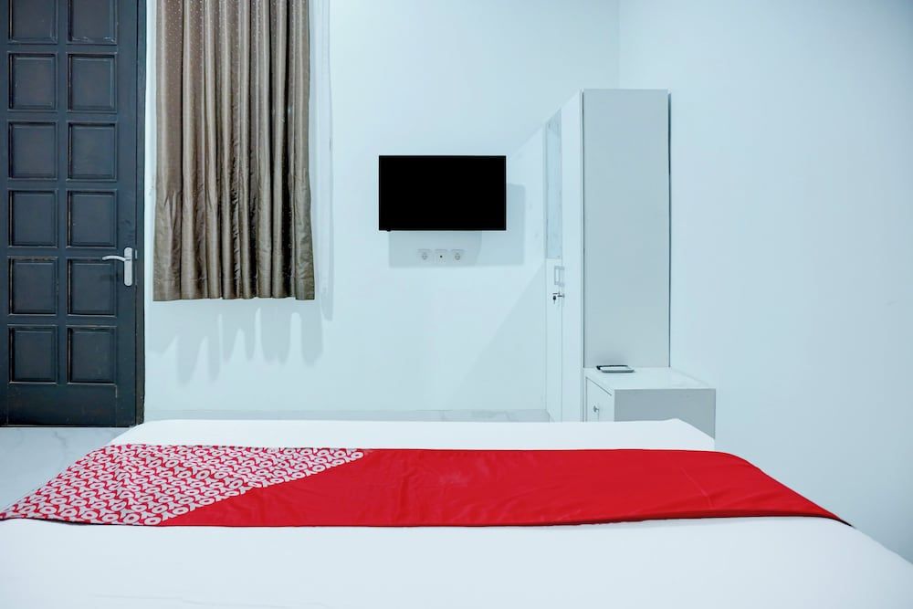 Hotel O Stasiun Cirebon Kejaksan Near Alun Alun Cirebon Formerly Family Homestay Standard Double Room 8