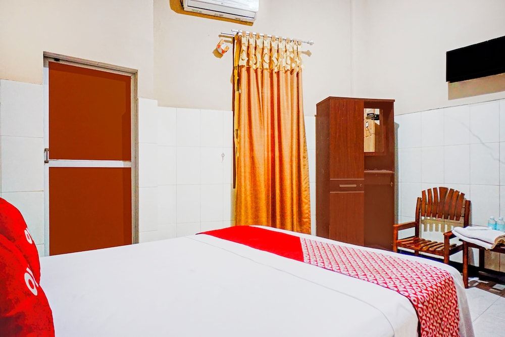 Collection O Darussalam Near Universitas Syiah Kuala Formerly Meurah Mulia Deluxe Double Room