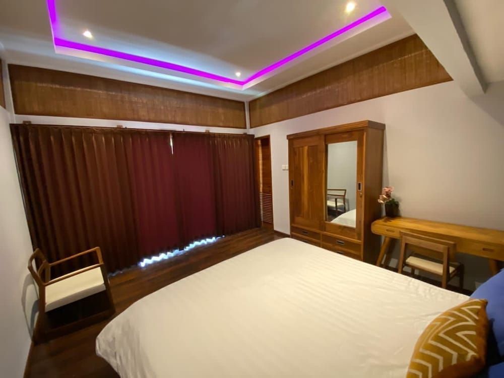 Deluxe Double Room, Pool View