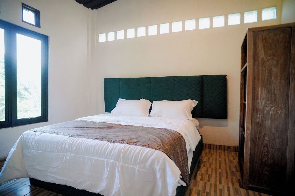 Villa Lingga Puncak Standard Villa, Garden View 3