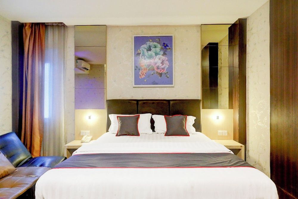 Townhouse Oak Batam near Grand Batam Mall formerly Lucky Star Hotel Standard Suite, 1 Double Bed 2