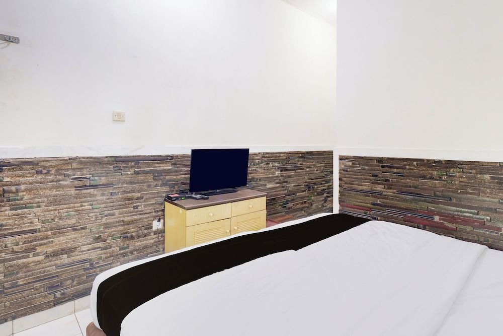 Hotel O Bogor near Taman Safari formerly Hotel Rudian 1 Deluxe Double Room 5