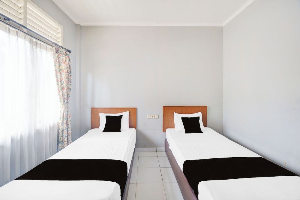 Hotel O Bogor near Taman Safari formerly Hotel Rudian 1 Deluxe Twin Room 3