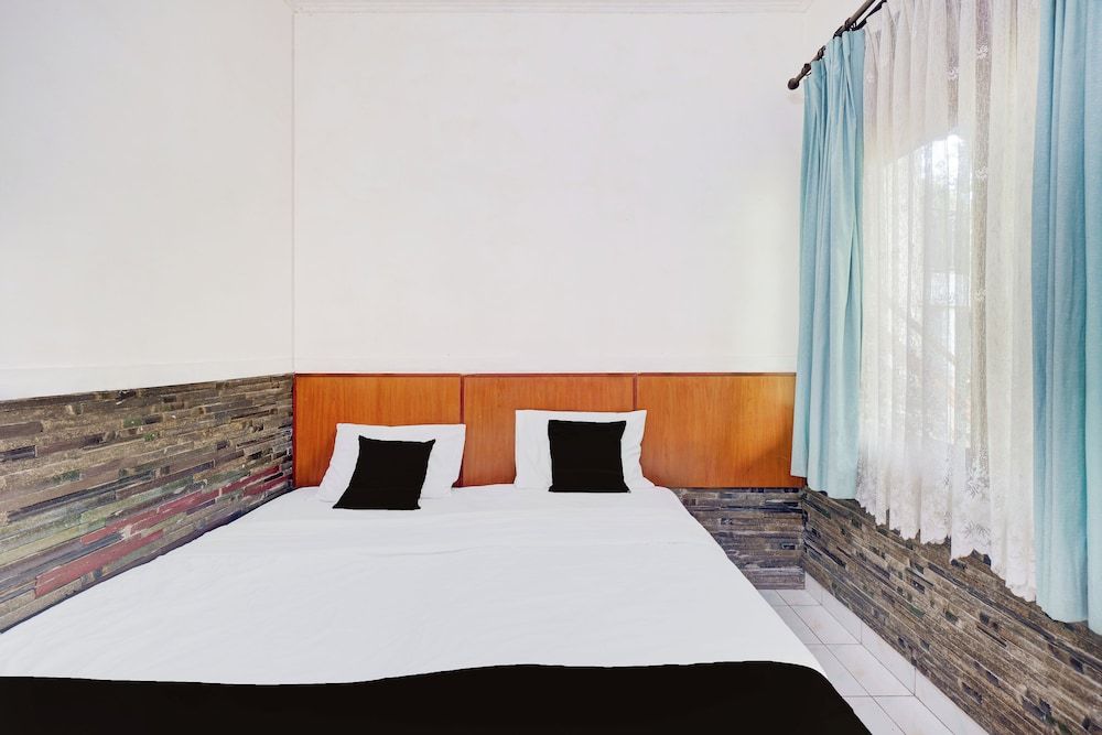 Hotel O Bogor near Taman Safari formerly Hotel Rudian 1 Deluxe Double Room 3