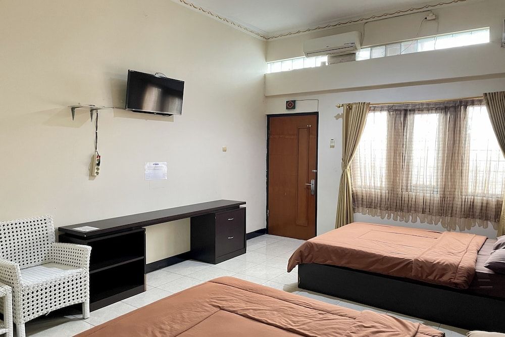 Hotel Ramayana Garut Family Room 3