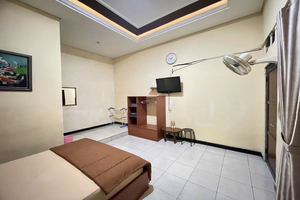 Hotel Ramayana Garut Standard Room 6