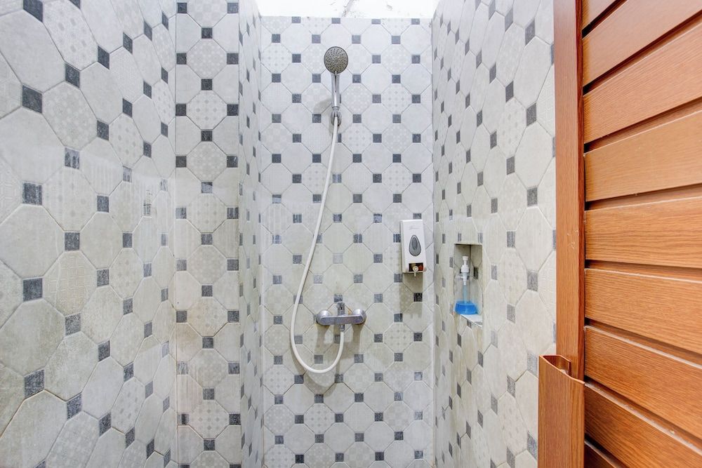 Hotel O Yogyakarta near Gembiraloka Zoo formerly Paddington Bear Homestay Deluxe Double Room 5