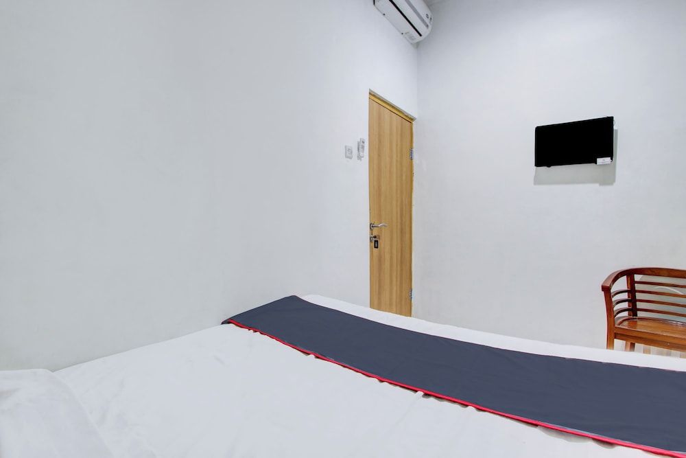 Hotel O Yogyakarta near Gembiraloka Zoo formerly Paddington Bear Homestay Deluxe Double Room 7