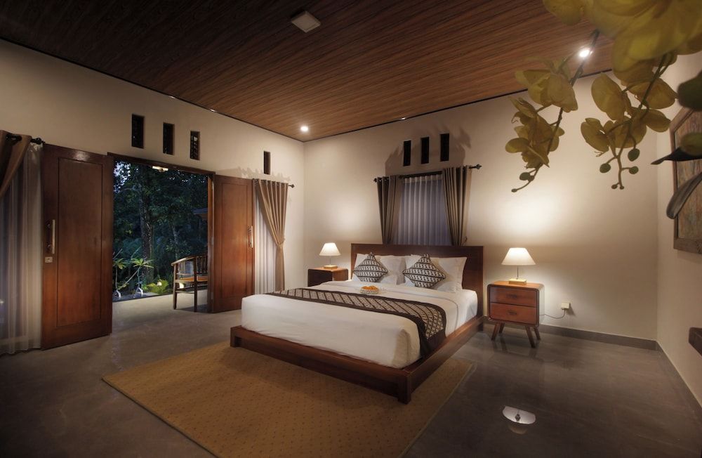 Villa, Hill View