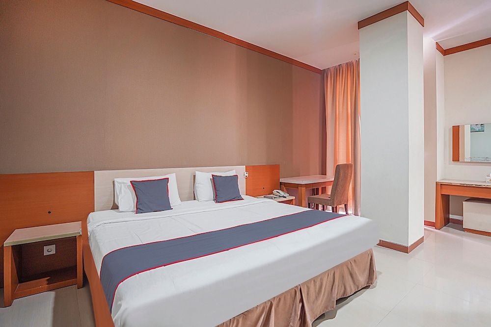 Collection O 90724 Hotel Sinar Sidoarjo Standard Suite, 2 Twin Beds 5