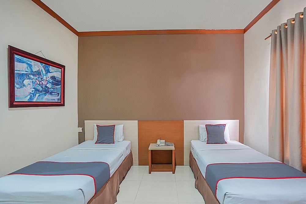 Collection O 90724 Hotel Sinar Sidoarjo Standard Twin Room 2