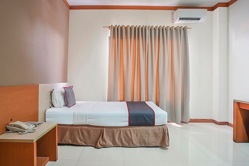 Collection O 90724 Hotel Sinar Sidoarjo Standard Twin Room 3