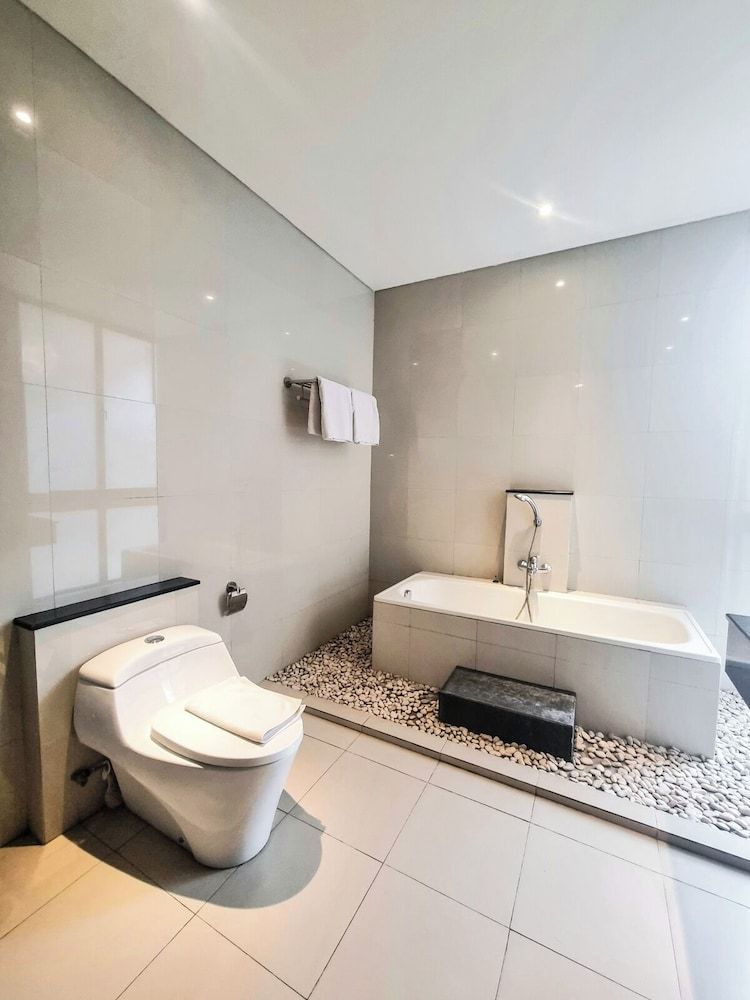 Hyarta Villa Yogyakarta Luxury Villa, Balcony 4