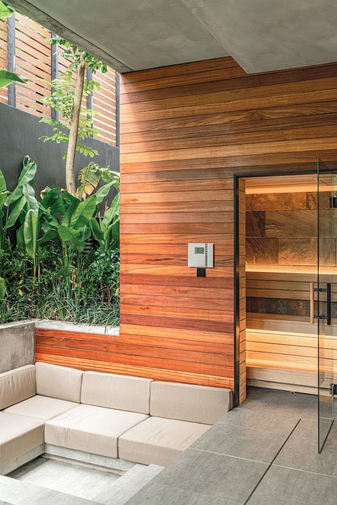 One-Bedroom Deluxe Apartment with Garden