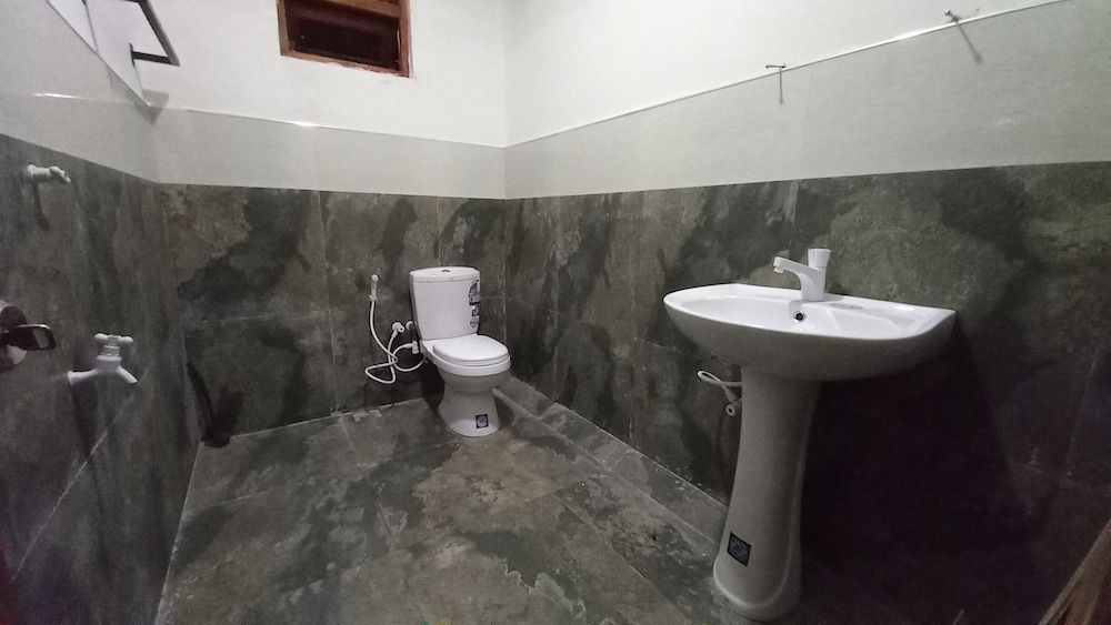 Sewana Guest INN Classic Triple Room, Multiple Beds 2