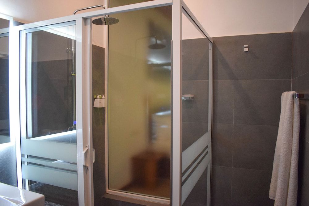 Hotel Sigiriyaaya Standard Room 3