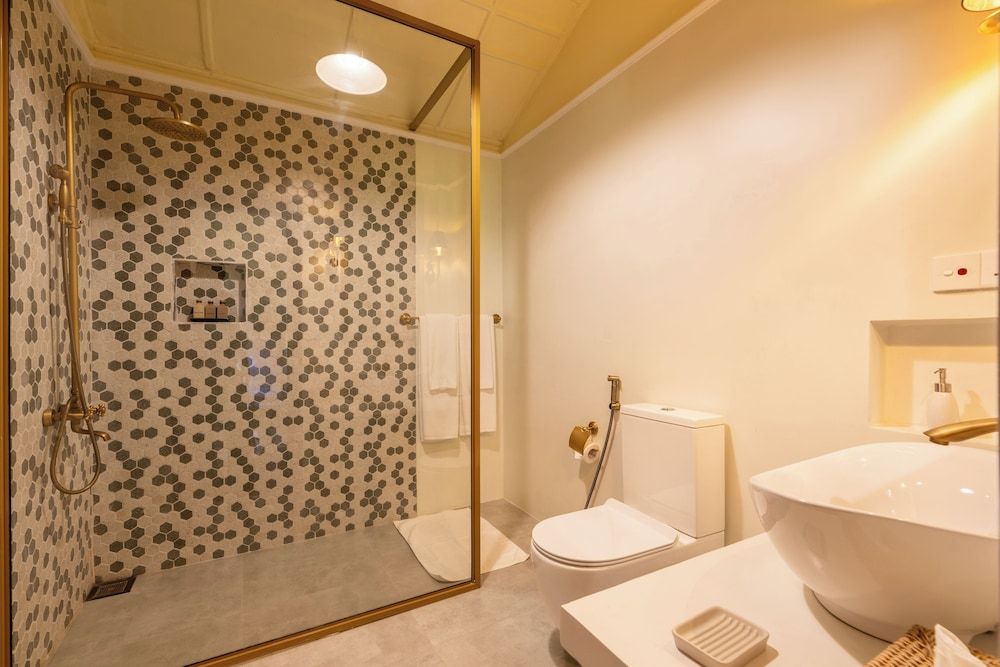 Bluechip Leisure Summerhill Bungalow Deluxe Double or Twin Room - Garden View ,Tea Estate Tour & Extended Check-in & Check-out 3