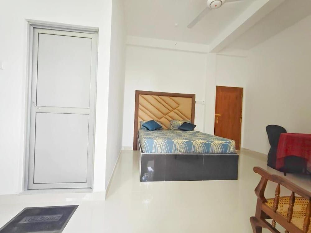 New Nimesha Hotel Comfort Double Room, Balcony, River View 11