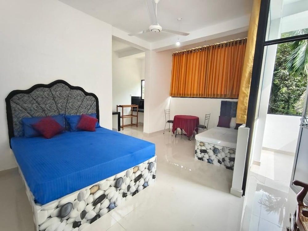 New Nimesha Hotel Comfort Double Room, Balcony, River View 13