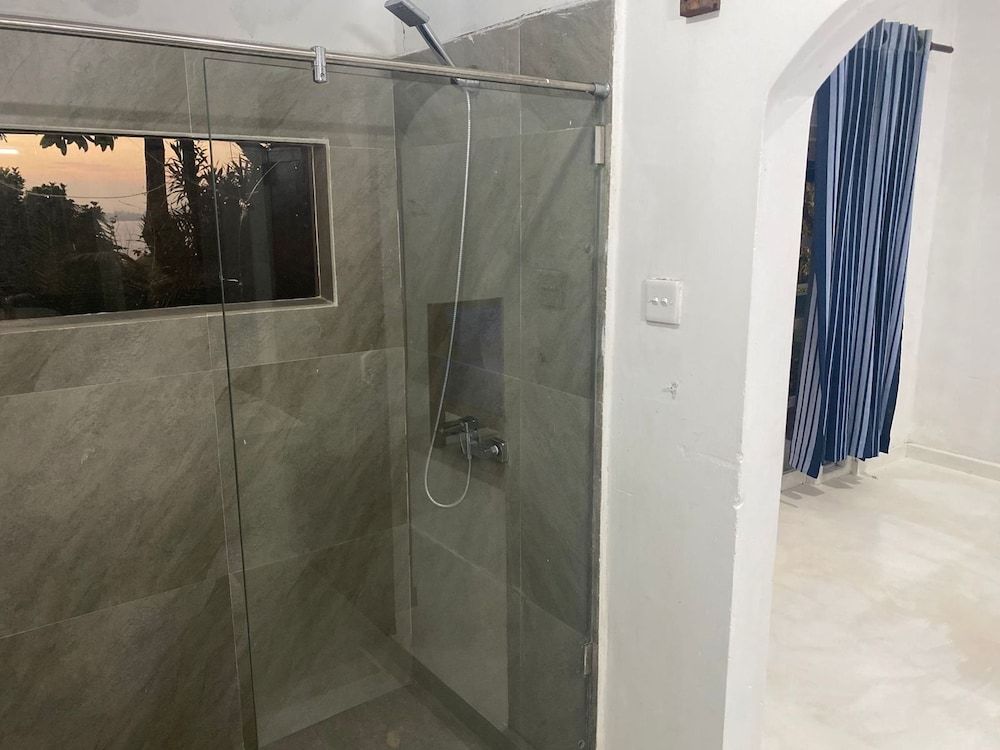 Shore Beach Villa Double Room, Ocean View 12