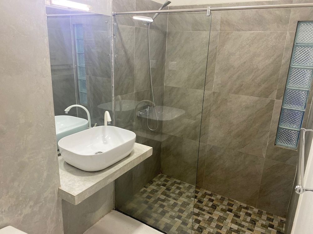 Shore Beach Villa Classic Double Room, Ocean View 3