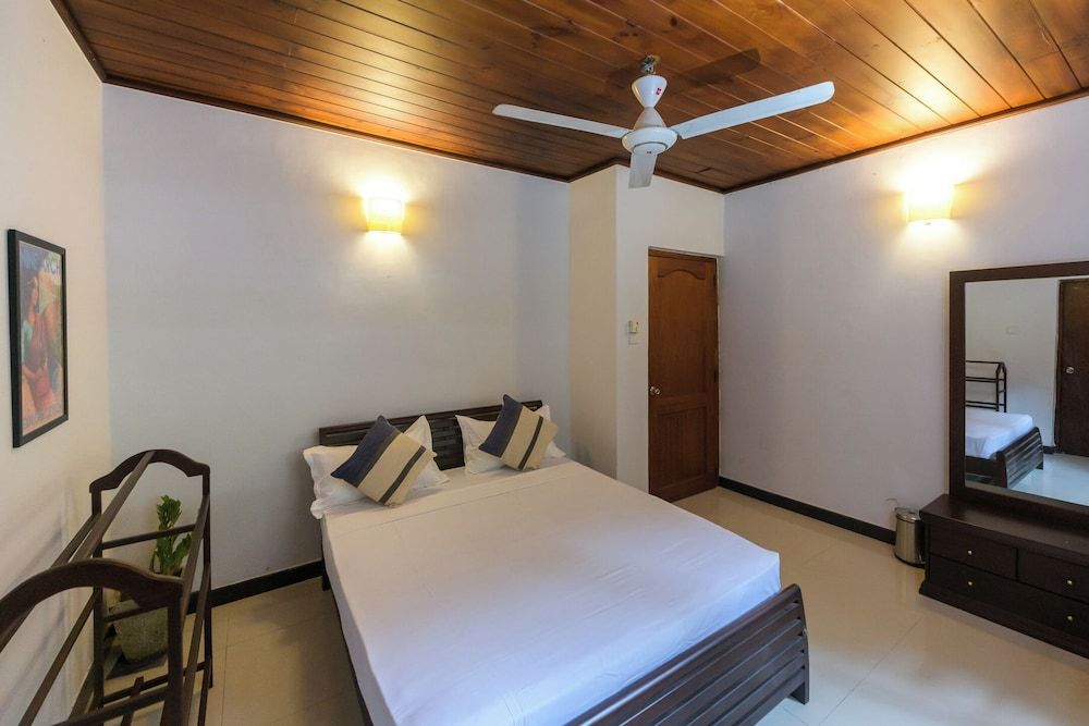 Eden Kandy Deluxe Double Room 3