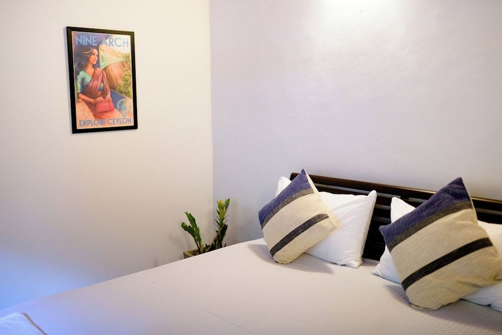 Eden Kandy Deluxe Double Room 2