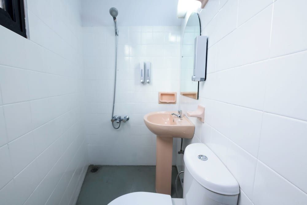 Eden Kandy Basic Double Room, Garden View 3