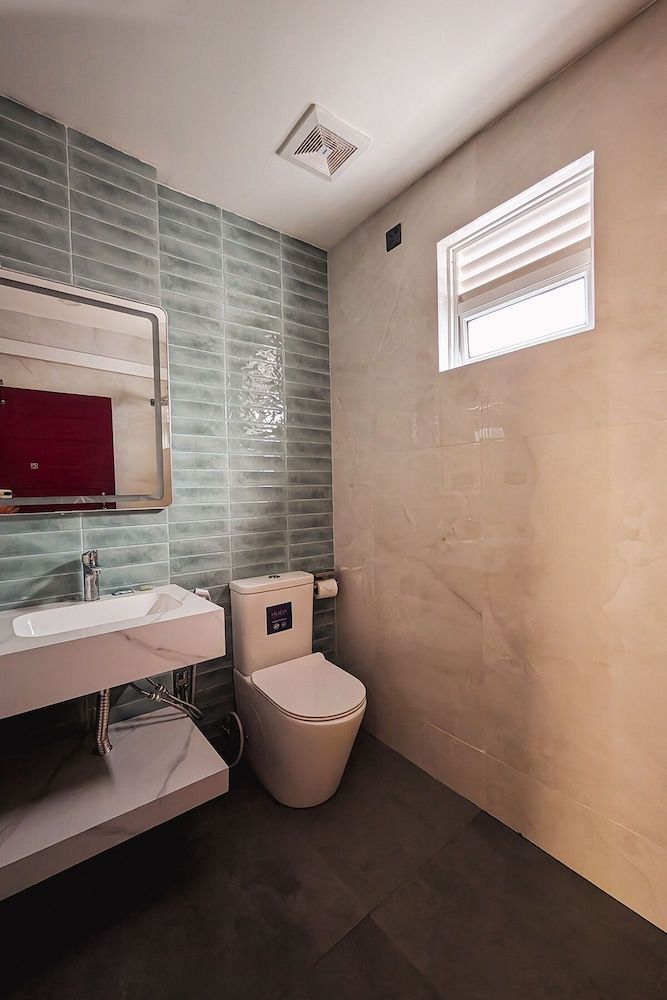 Kings Grand Hotel Deluxe Twin Room 3