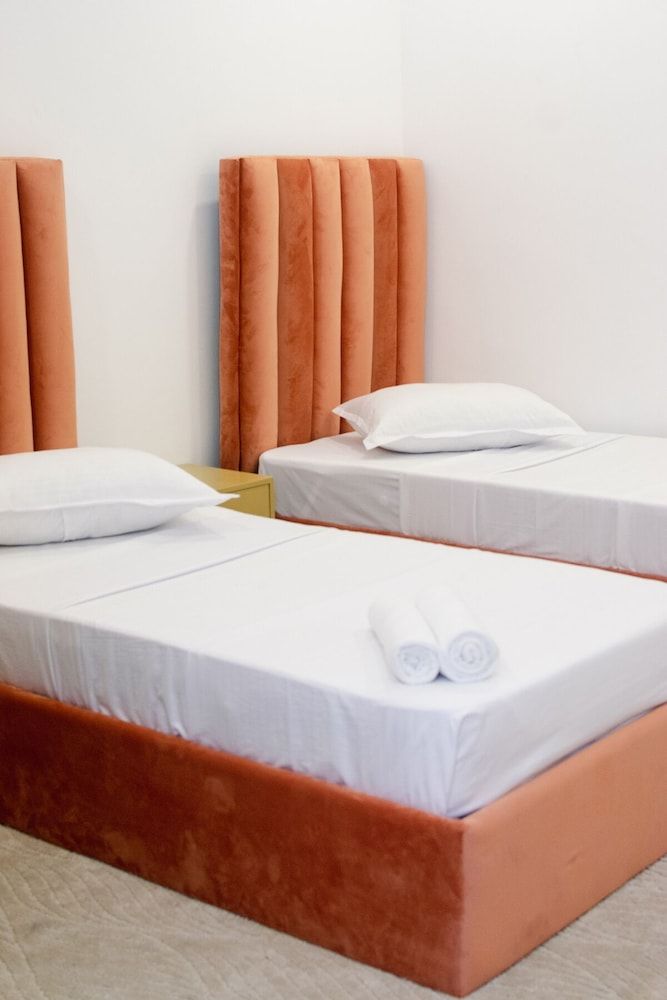 Kings Grand Hotel Deluxe Twin Room 2