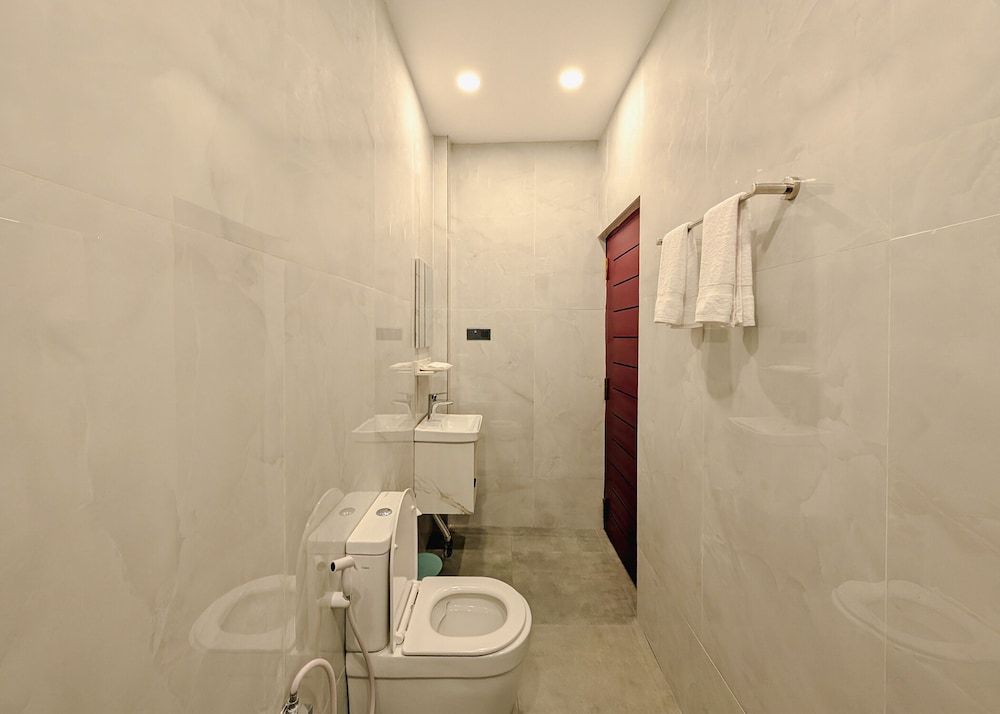 Kings Grand Hotel Superior Room 7