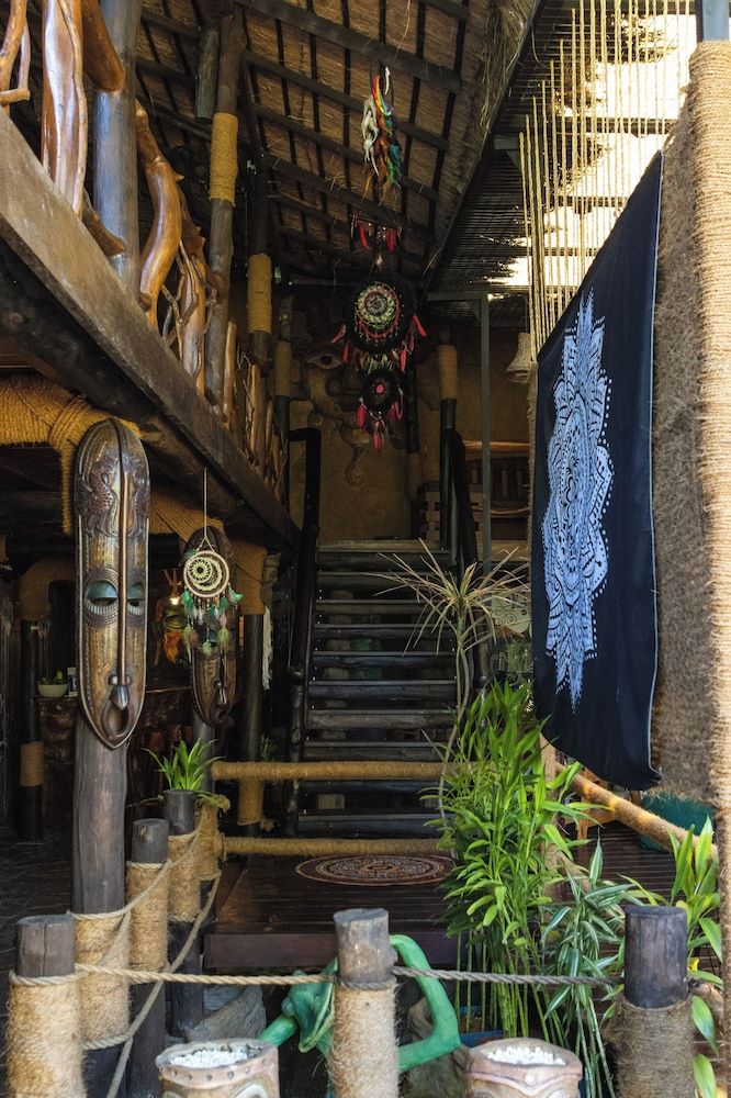 Unwind Restaurant & Hostel