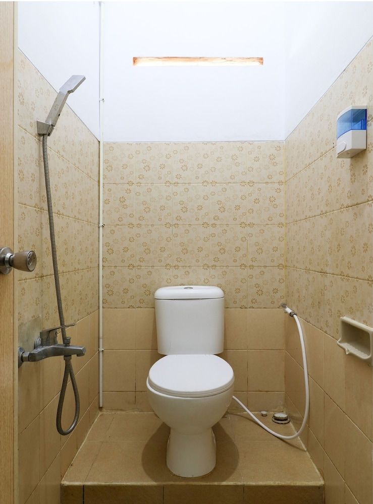 Hotel O Garut near Alun-Alun Tarogong formerly Wisma Etiga Standard Double Room 7