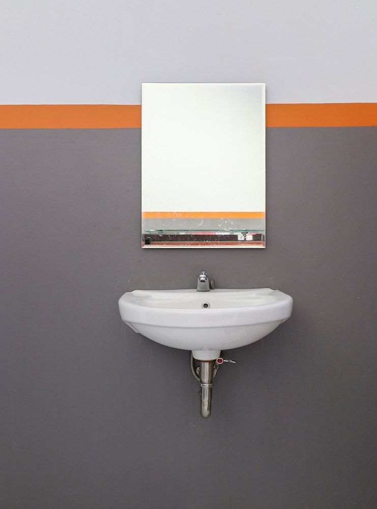 Hotel O Garut near Alun-Alun Tarogong formerly Wisma Etiga Standard Double Room 8