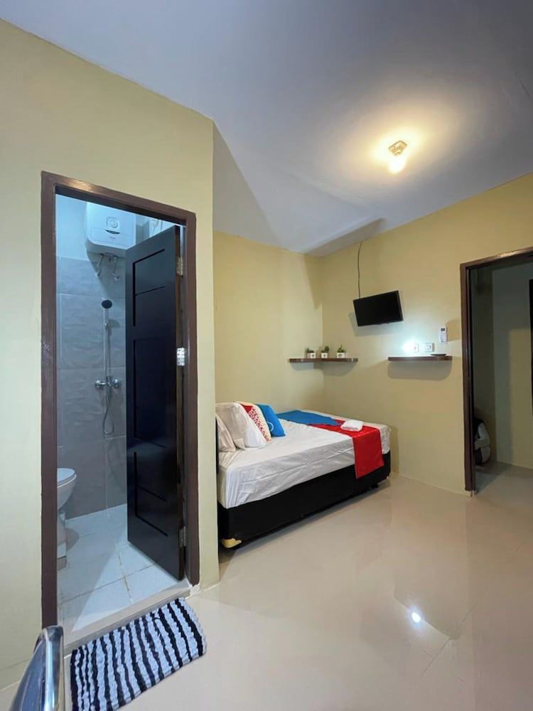 Maluku Residence Syariah Deluxe Room 2